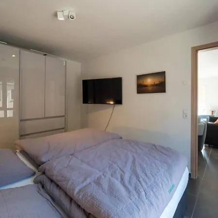 Jade Glueck Apartment